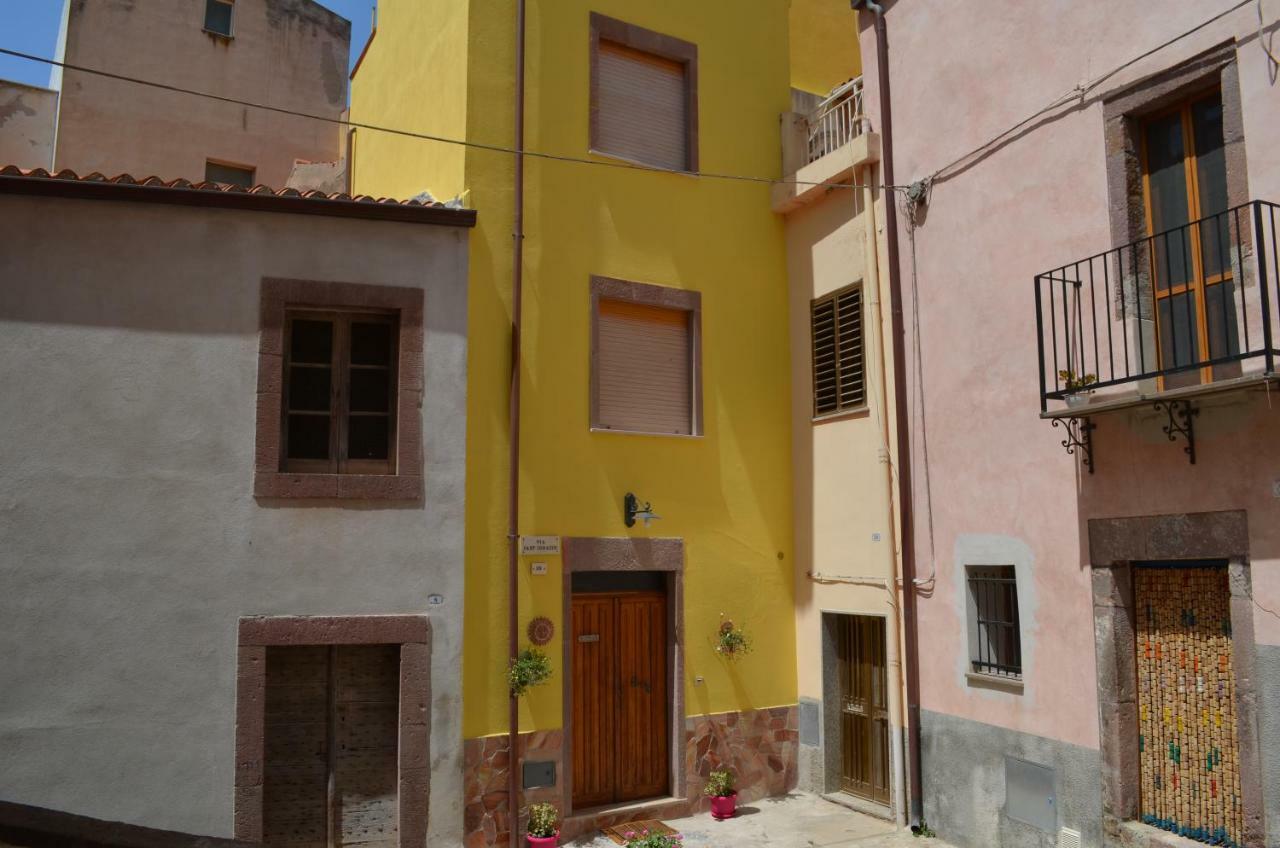 La Casa Di Angelo Hotel บอซา ภายนอก รูปภาพ