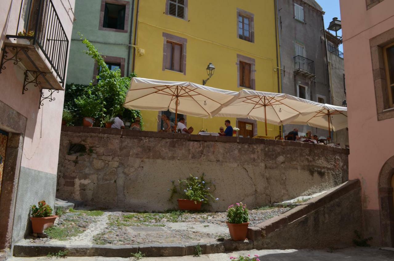 La Casa Di Angelo Hotel บอซา ภายนอก รูปภาพ